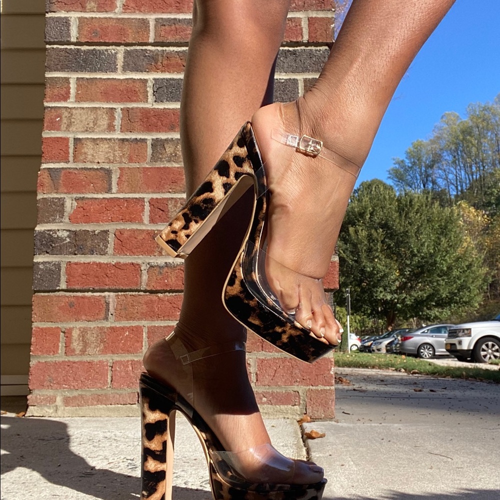 Leopard print heel